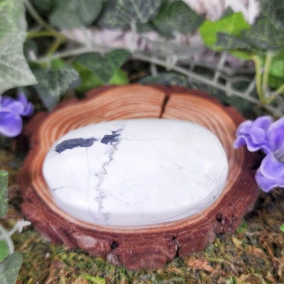 White Howlite Crystal Palm, Worry Stone #9 - Picture 2 of 3